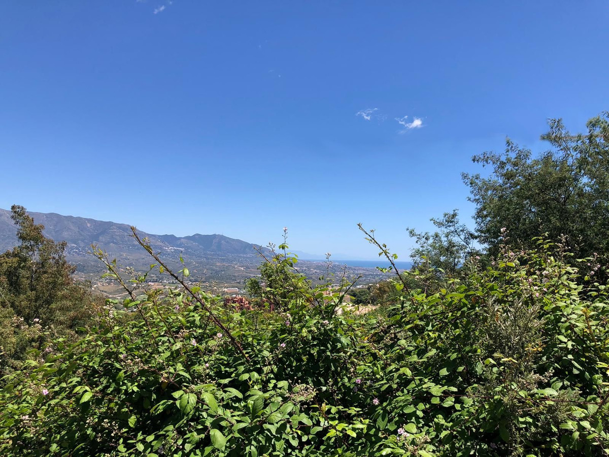 Plots for sale in La Mairena Costa Del Sol, Málaga, Spain