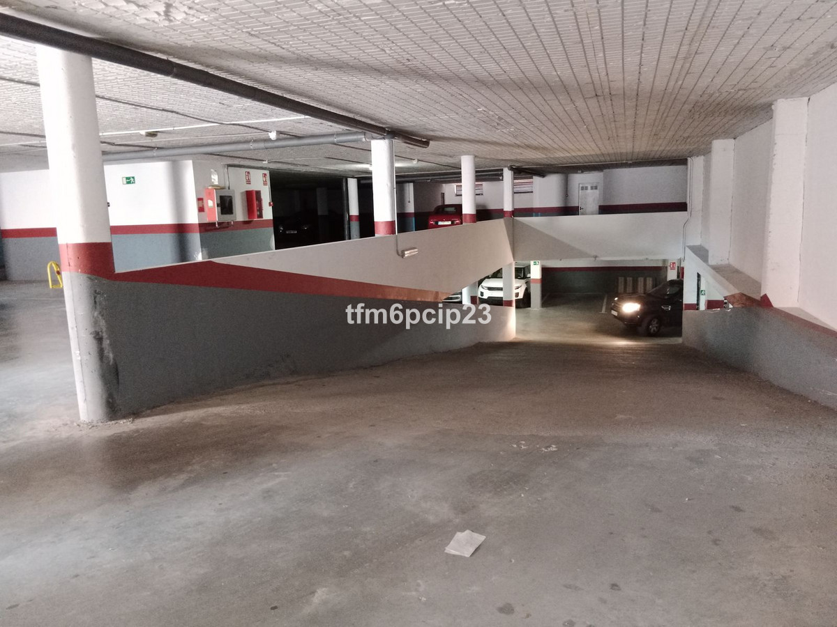 Se vende Aparcamiento  en Costa Del Sol, Málaga, España