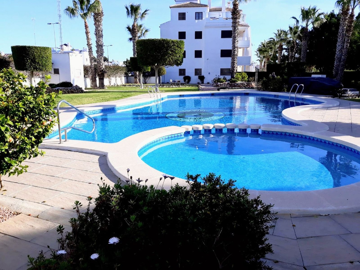 Se vende Apartamento Planta Media de 3 dormitorios en Costa Blanca, Alicante, España
