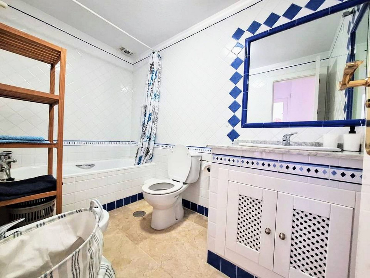 Se vende Apartamento Planta Media de 3 dormitorios en Costa Blanca, Alicante, España