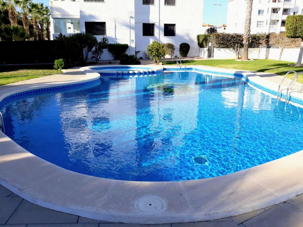 Se vende Apartamento Planta Media de 3 dormitorios en Costa Blanca, Alicante, España