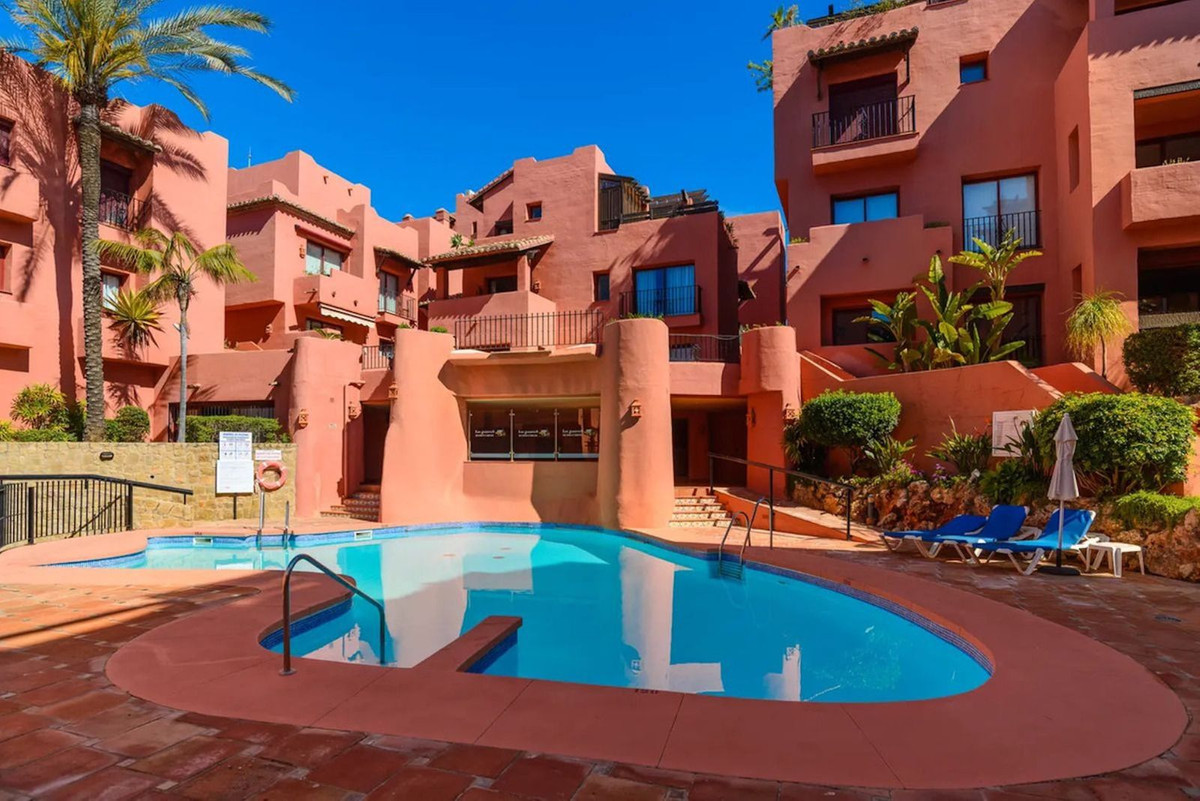 2 Bed Apartment for sale in Elviria Costa Del Sol, Málaga, Spain