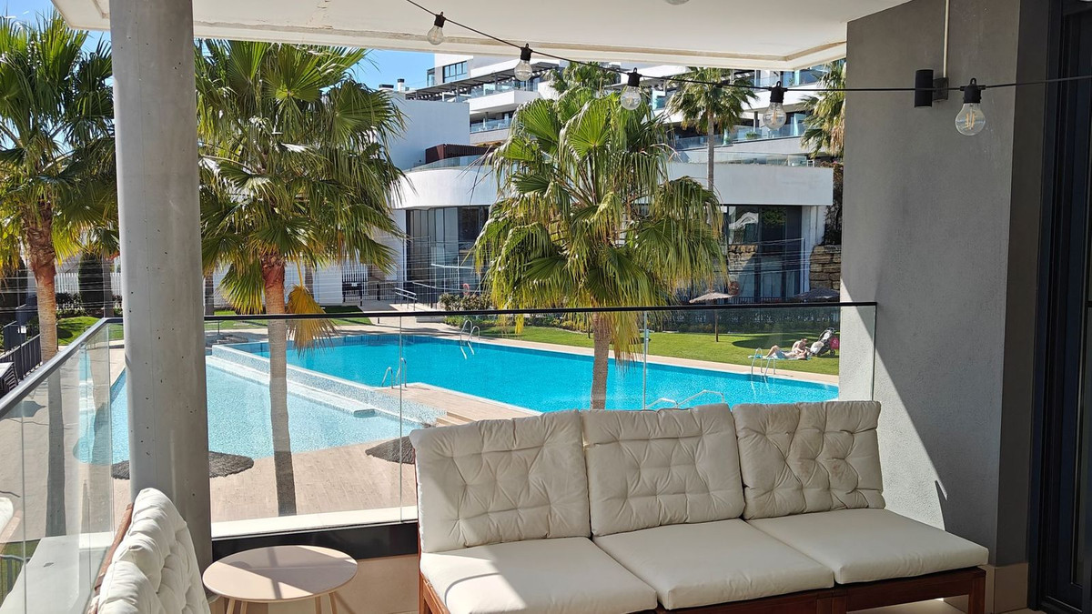 4 Bed Apartment for sale in Estepona Costa Del Sol, Málaga, Spain