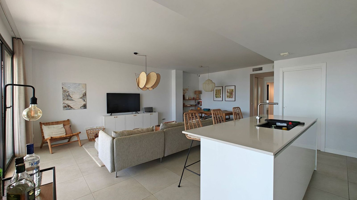 4 Bed Apartment for sale in Estepona Costa Del Sol, Málaga, Spain