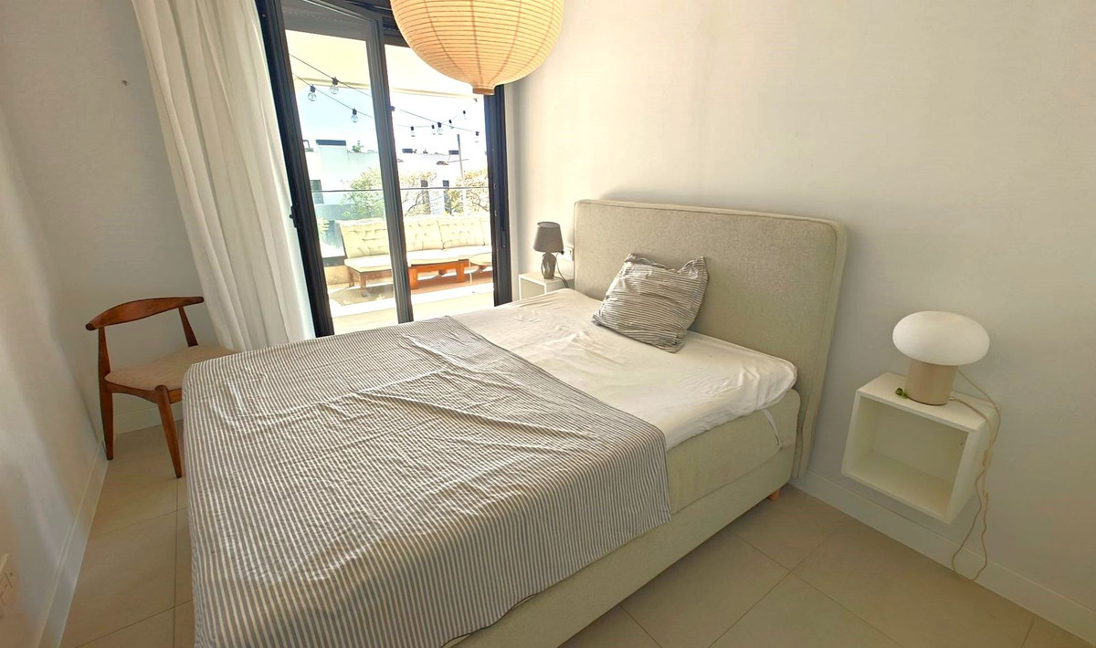 4 Bed Apartment for sale in Estepona Costa Del Sol, Málaga, Spain