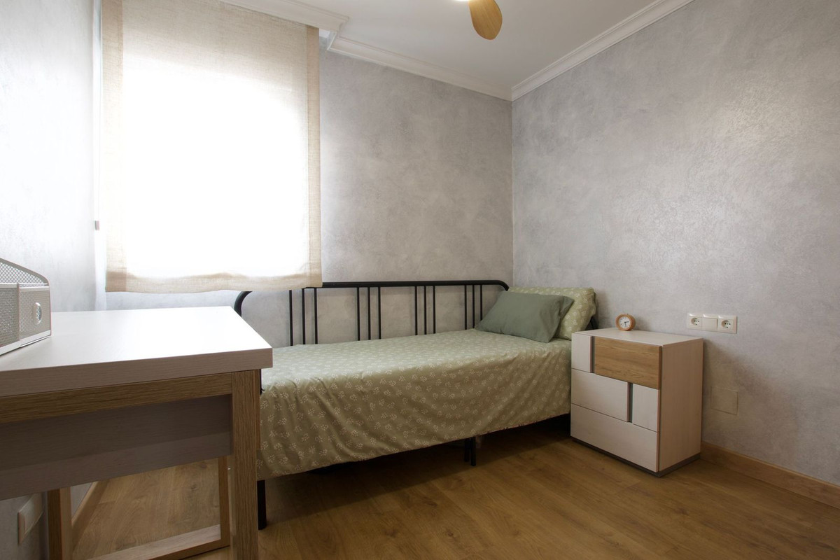 Se vende Apartamento Planta Media de 3 dormitorios en Costa Del Sol, Málaga, España