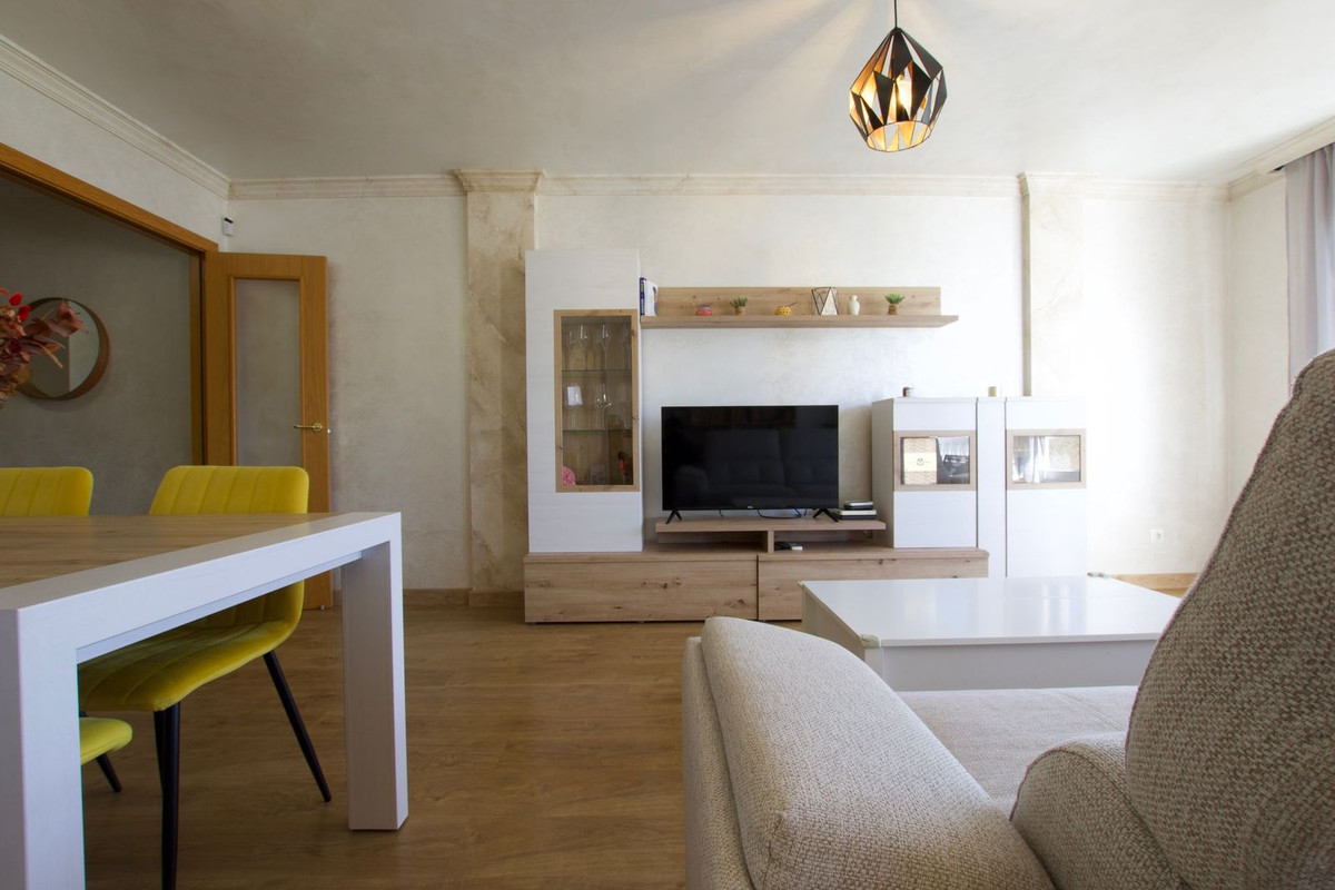 Se vende Apartamento Planta Media de 3 dormitorios en Costa Del Sol, Málaga, España