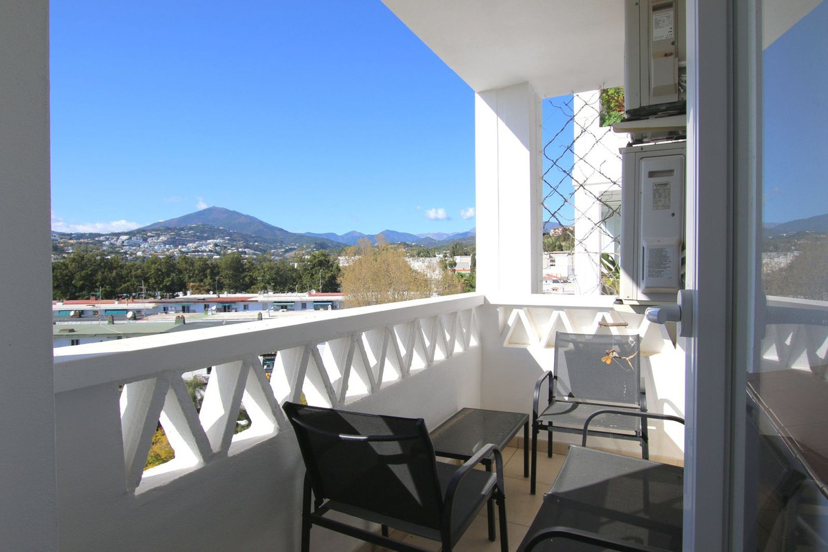 Se vende Apartamento Planta Media de 3 dormitorios en Costa Del Sol, Málaga, España
