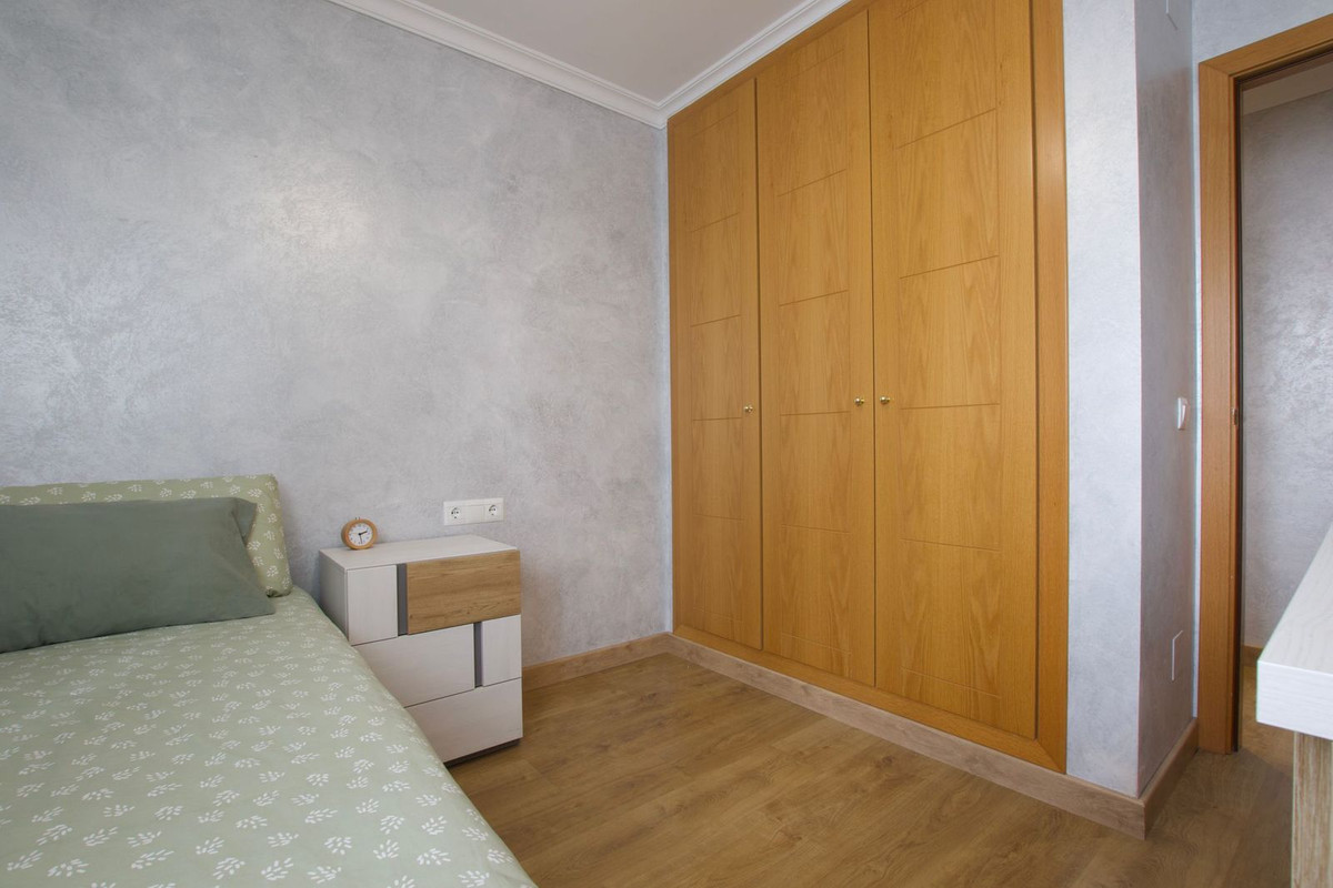 Se vende Apartamento Planta Media de 3 dormitorios en Costa Del Sol, Málaga, España