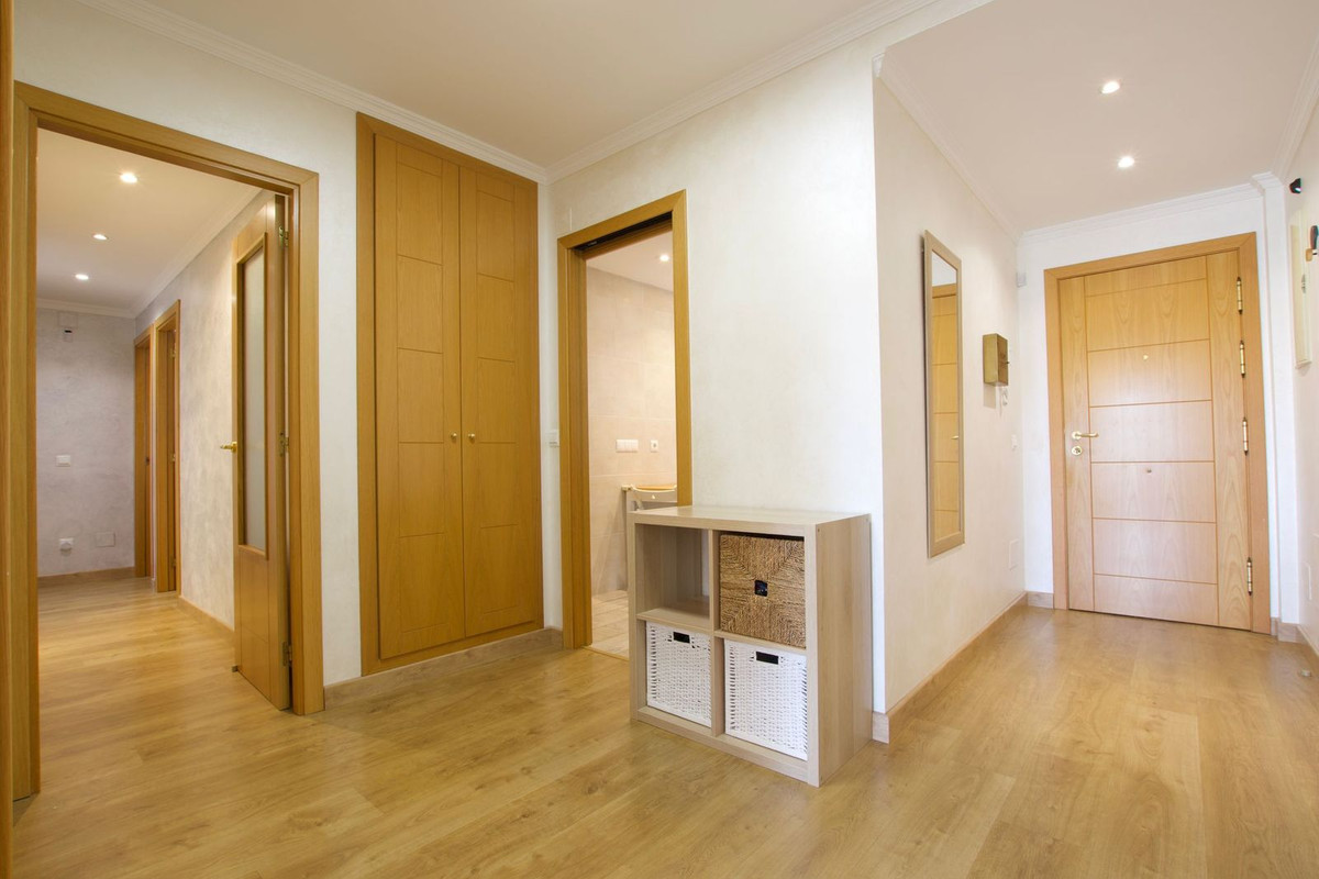 Se vende Apartamento Planta Media de 3 dormitorios en Costa Del Sol, Málaga, España