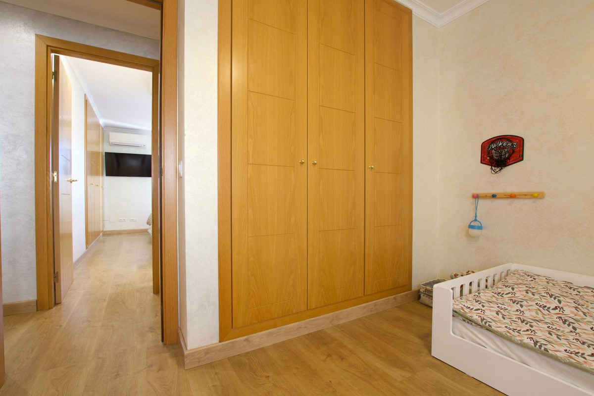 Se vende Apartamento Planta Media de 3 dormitorios en Costa Del Sol, Málaga, España
