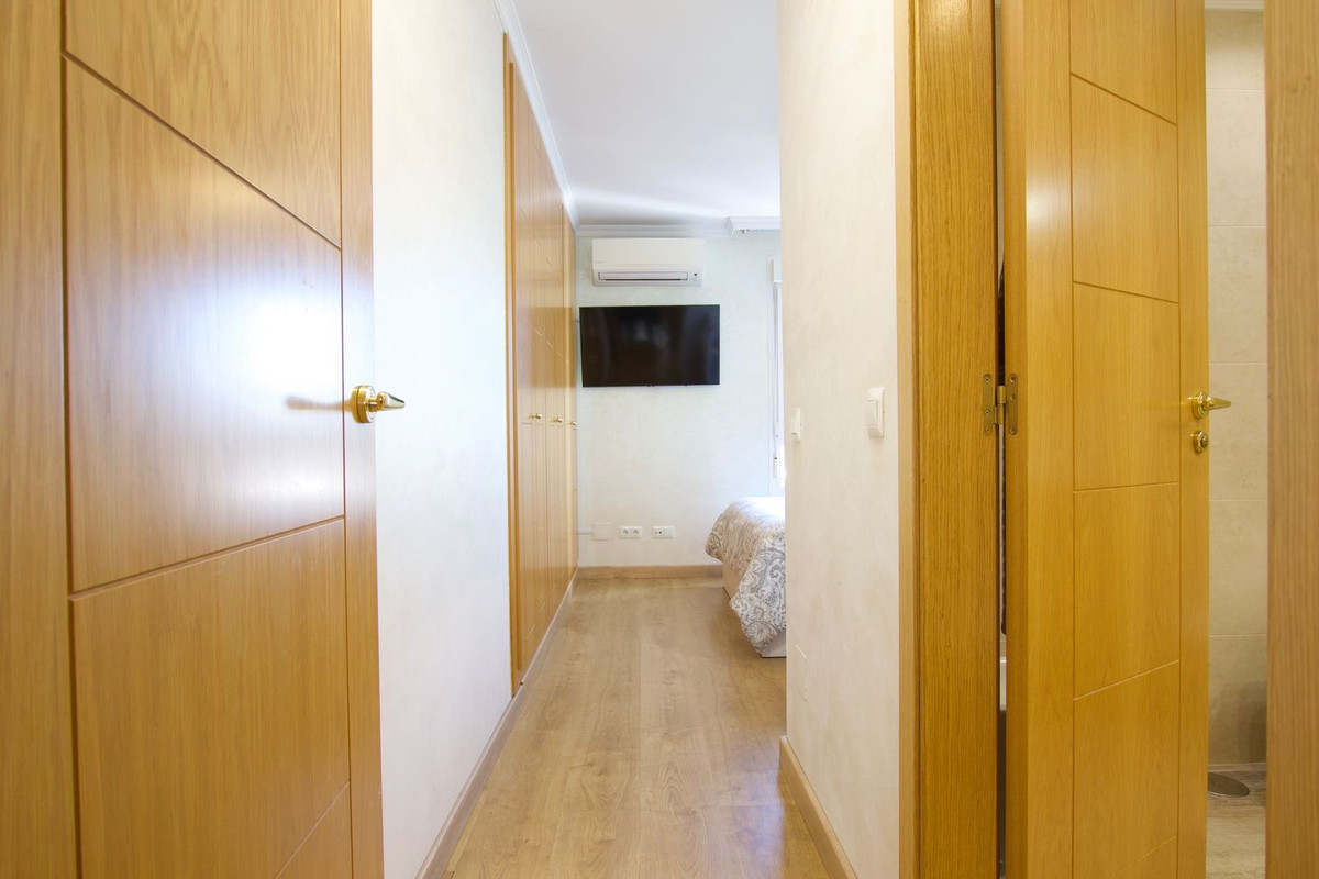 Se vende Apartamento Planta Media de 3 dormitorios en Costa Del Sol, Málaga, España