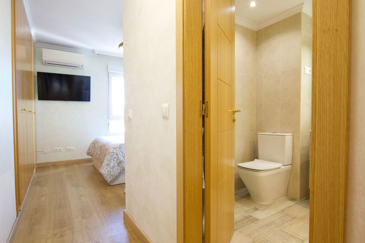 Se vende Apartamento Planta Media de 3 dormitorios en Costa Del Sol, Málaga, España