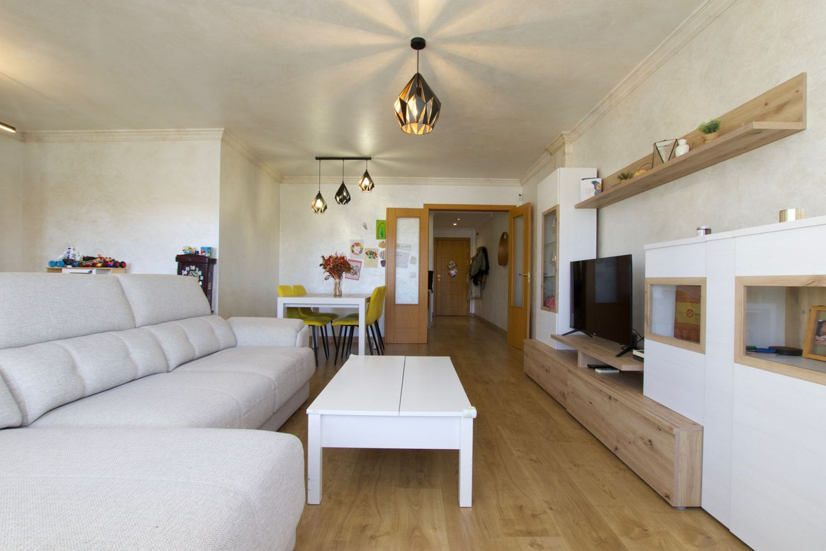 Se vende Apartamento Planta Media de 3 dormitorios en Costa Del Sol, Málaga, España