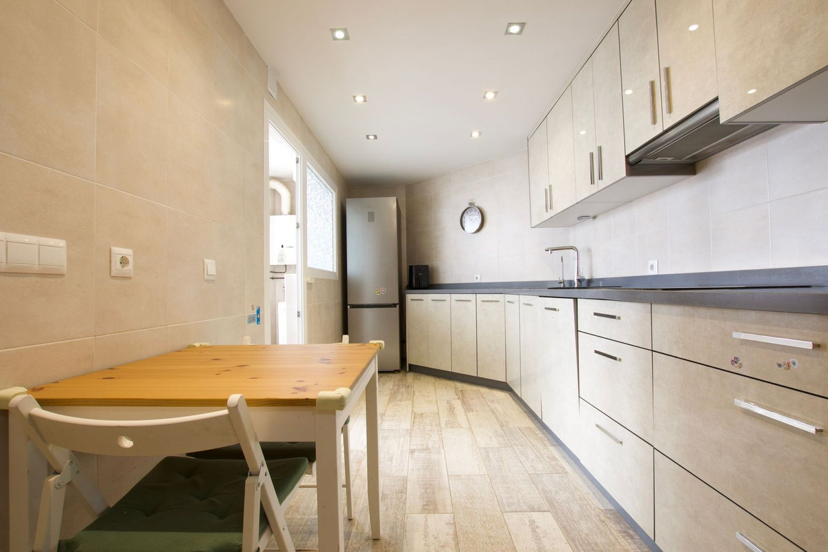 Se vende Apartamento Planta Media de 3 dormitorios en Costa Del Sol, Málaga, España