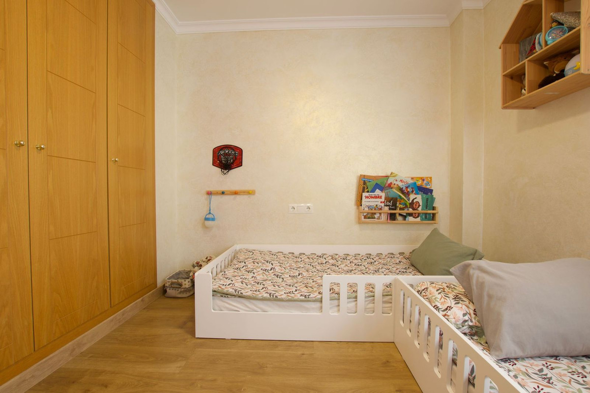 Se vende Apartamento Planta Media de 3 dormitorios en Costa Del Sol, Málaga, España