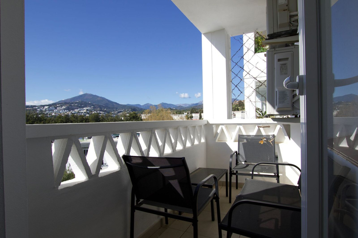 Se vende Apartamento Planta Media de 3 dormitorios en Costa Del Sol, Málaga, España