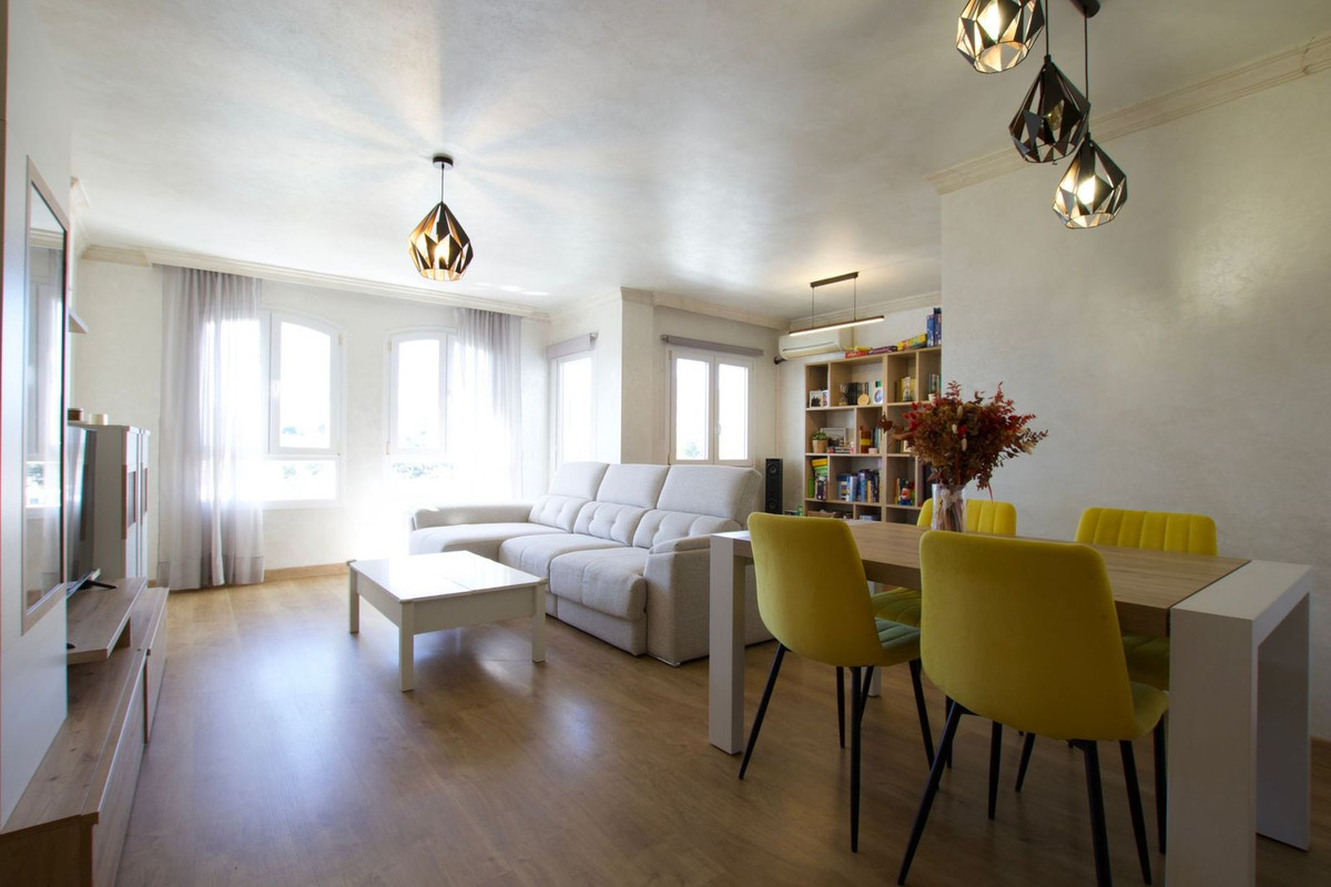 Se vende Apartamento Planta Media de 3 dormitorios en Costa Del Sol, Málaga, España