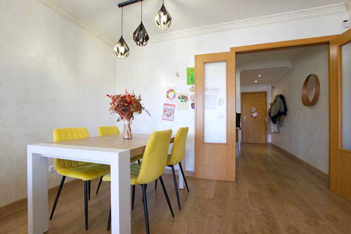 Se vende Apartamento Planta Media de 3 dormitorios en Costa Del Sol, Málaga, España