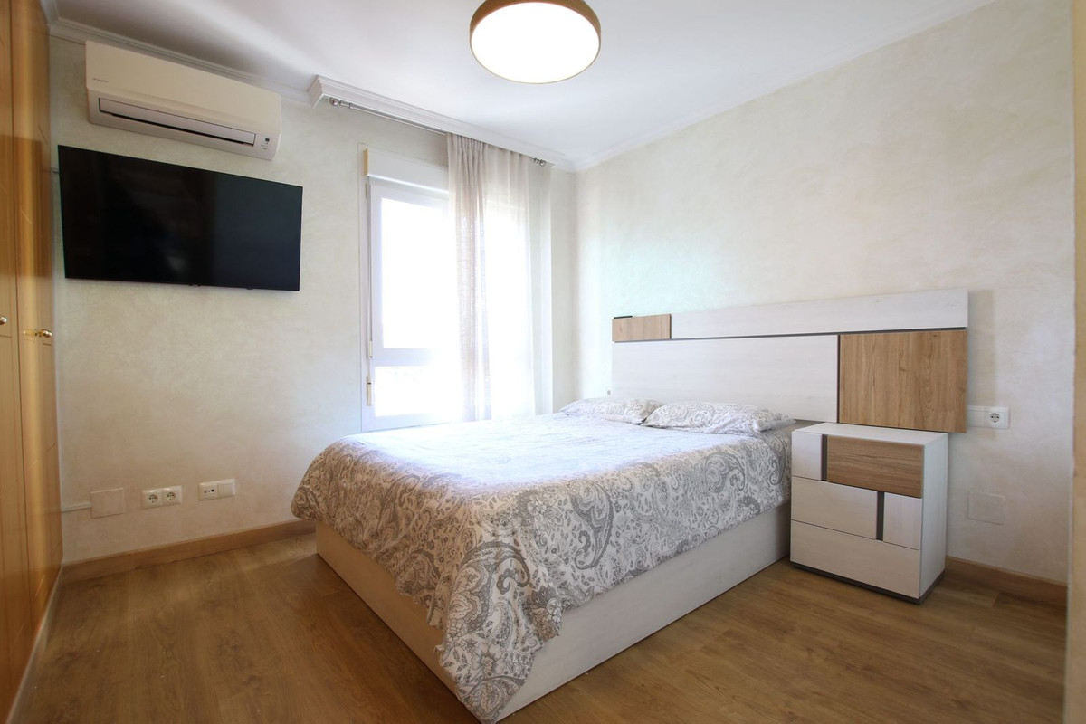 Se vende Apartamento Planta Media de 3 dormitorios en Costa Del Sol, Málaga, España
