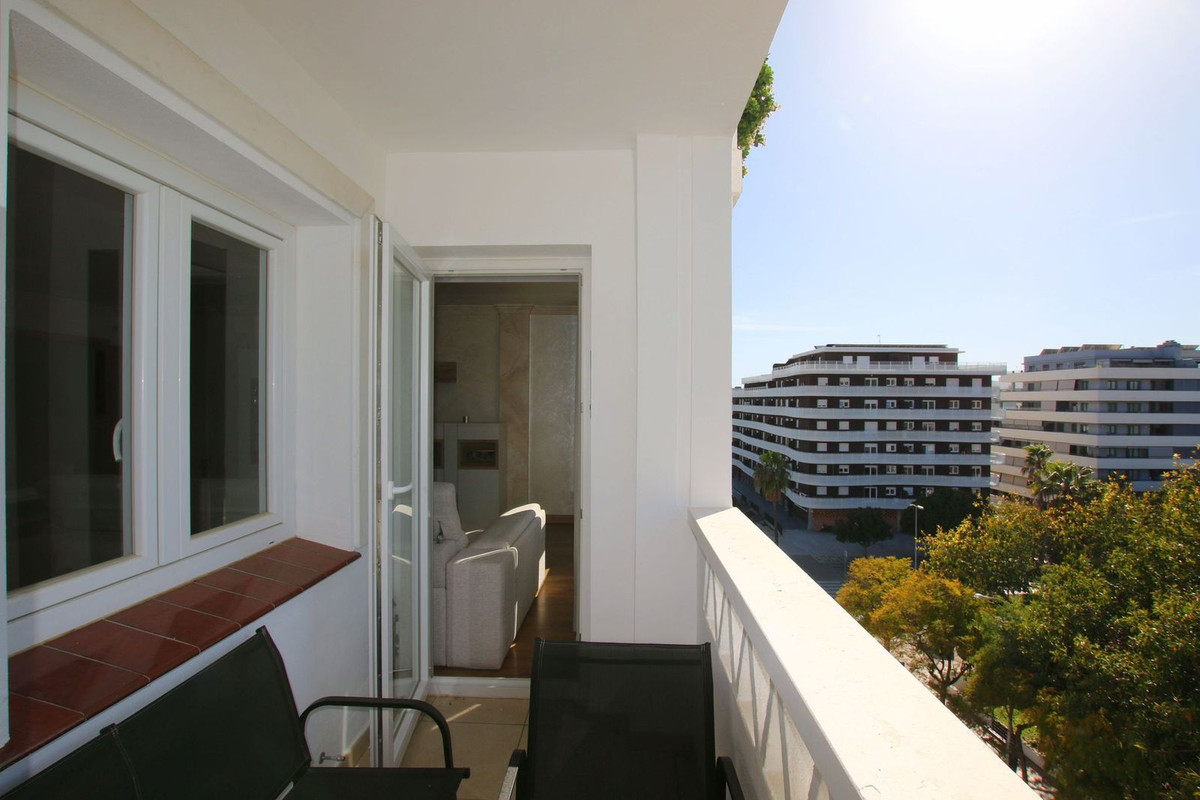Se vende Apartamento Planta Media de 3 dormitorios en Costa Del Sol, Málaga, España