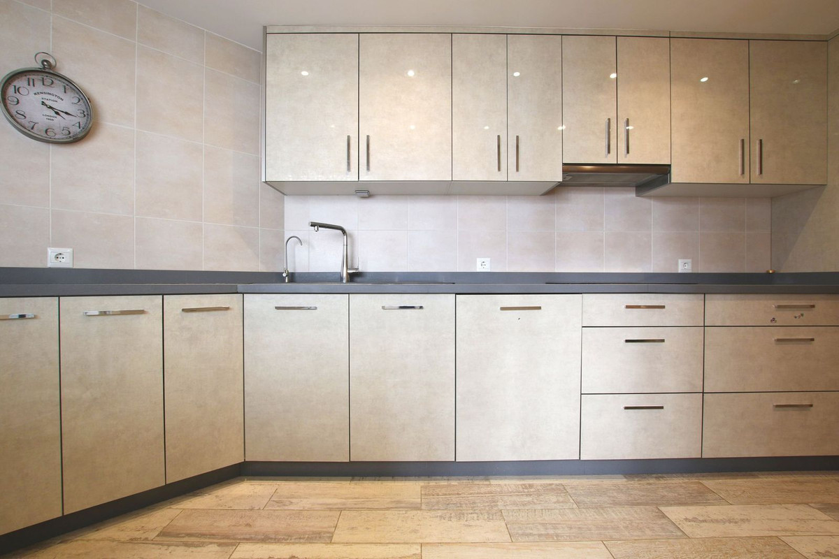 Se vende Apartamento Planta Media de 3 dormitorios en Costa Del Sol, Málaga, España
