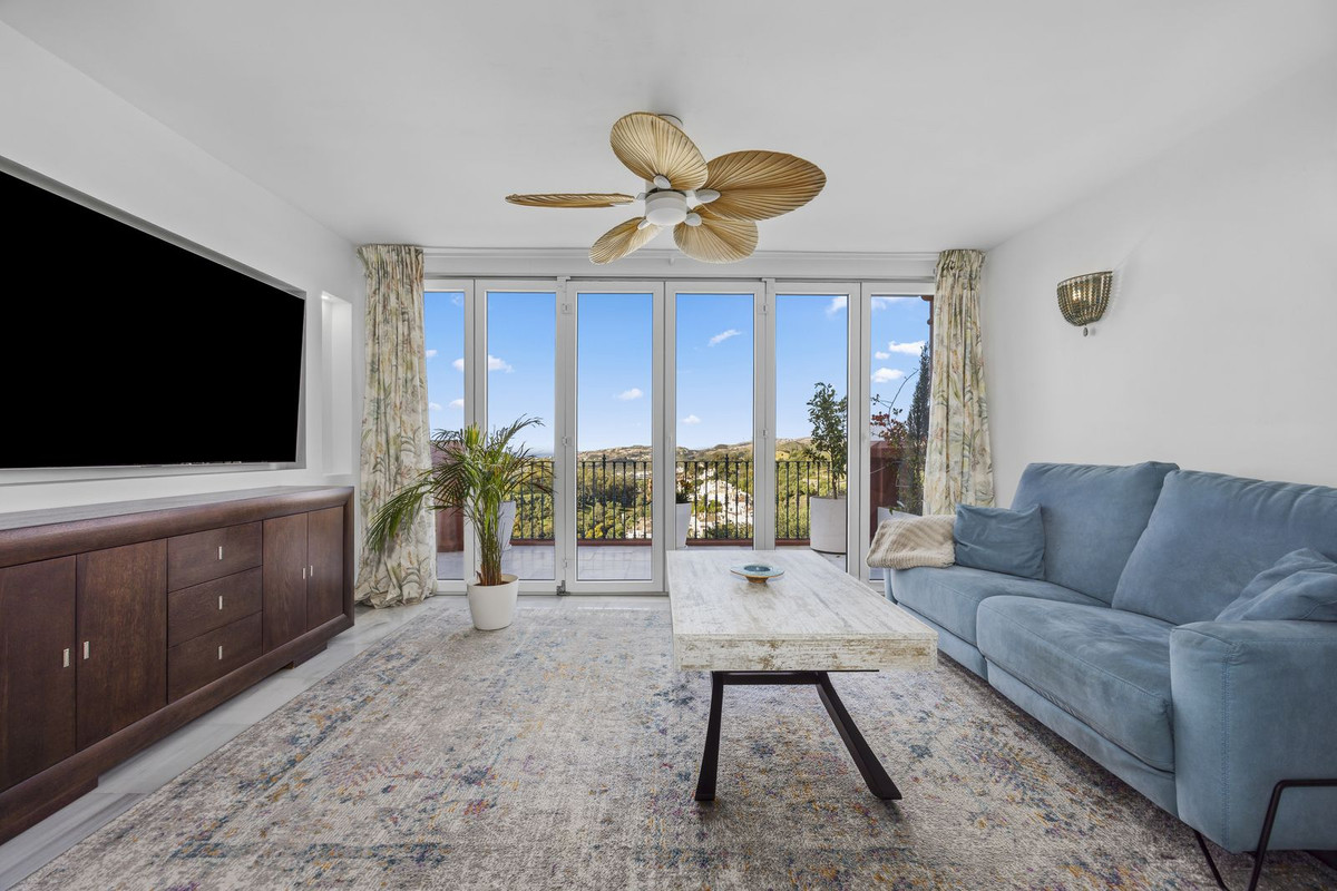 2 Bed Apartment for sale in Monte Halcones Costa Del Sol, Málaga, Spain