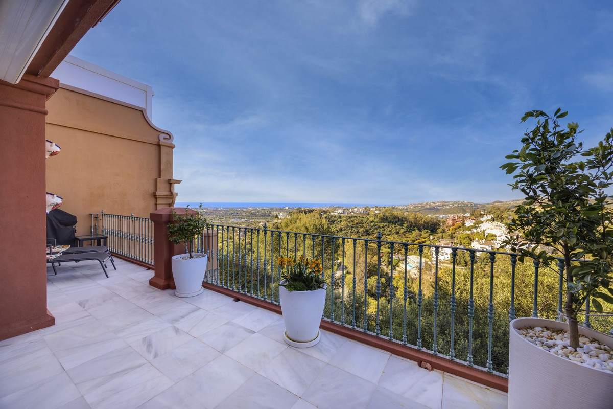 2 Bed Apartment for sale in Monte Halcones Costa Del Sol, Málaga, Spain