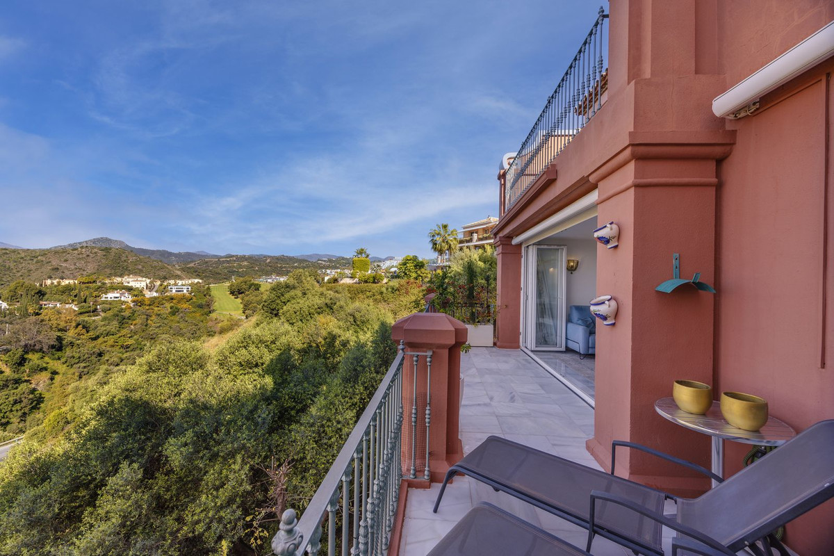 2 Bed Apartment for sale in Monte Halcones Costa Del Sol, Málaga, Spain