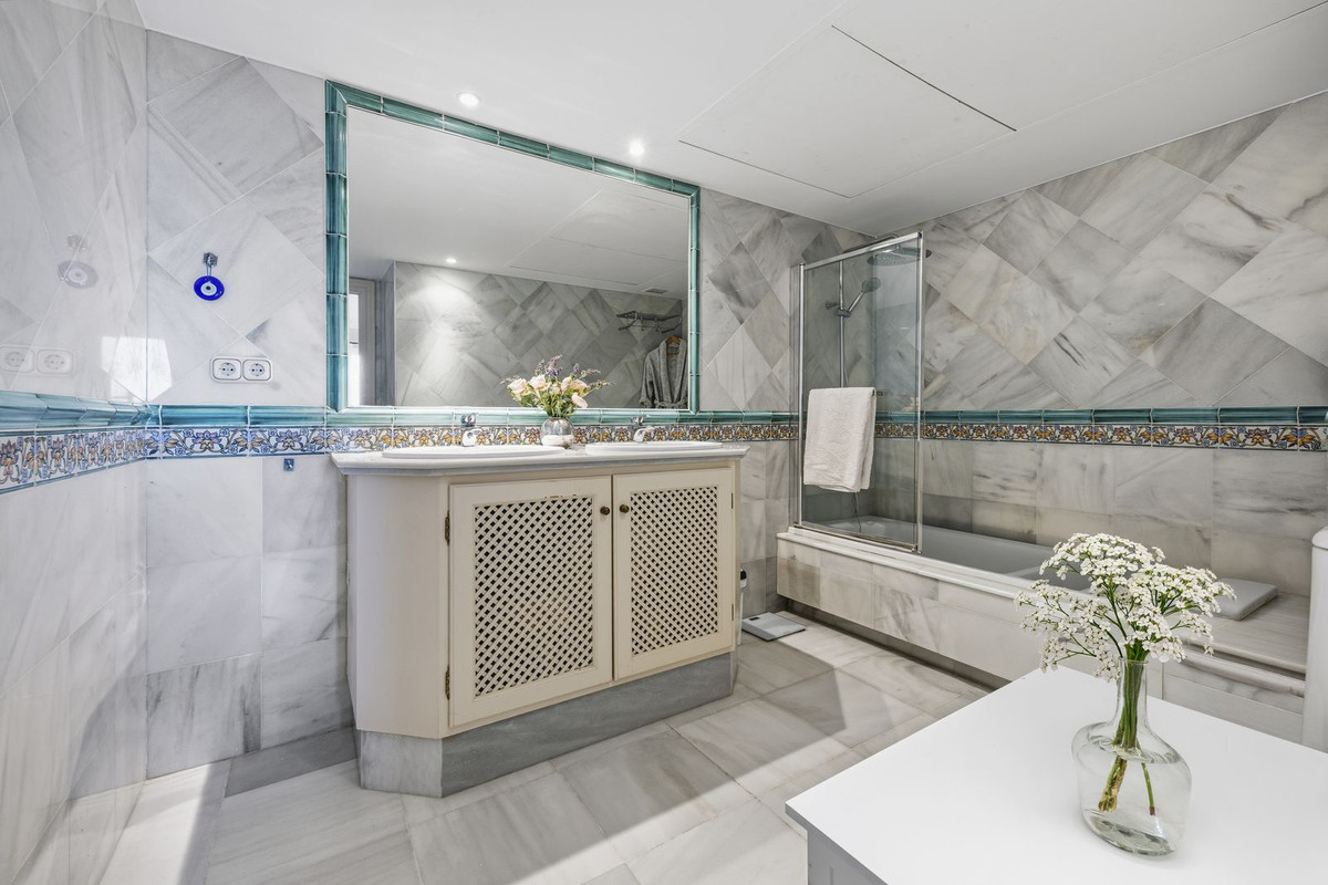 2 Bed Apartment for sale in Monte Halcones Costa Del Sol, Málaga, Spain