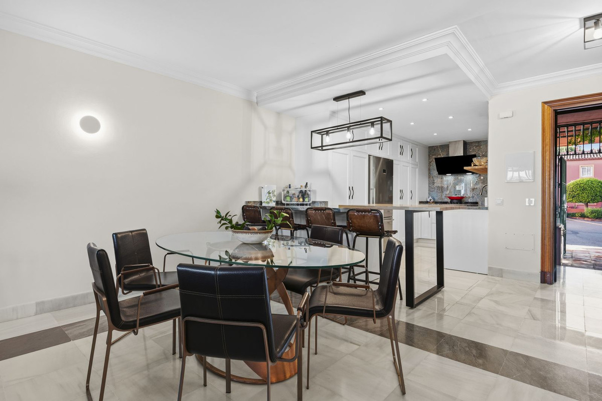 2 Bed Apartment for sale in Monte Halcones Costa Del Sol, Málaga, Spain