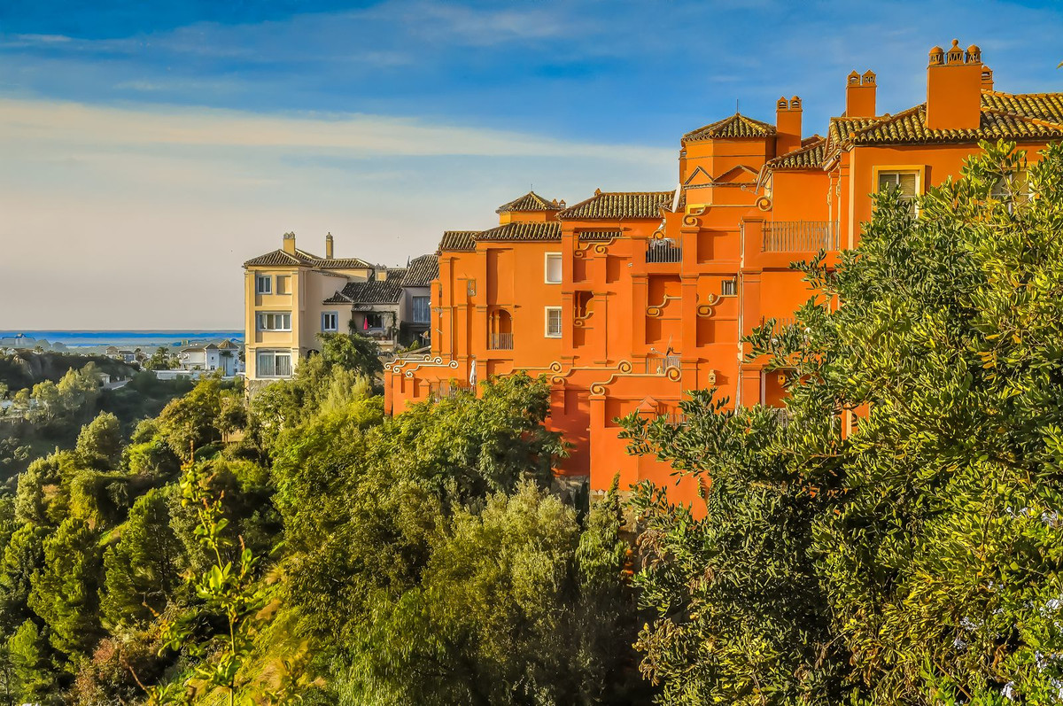 2 Bed Apartment for sale in Monte Halcones Costa Del Sol, Málaga, Spain