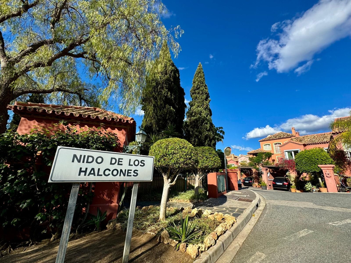 2 Bed Apartment for sale in Monte Halcones Costa Del Sol, Málaga, Spain