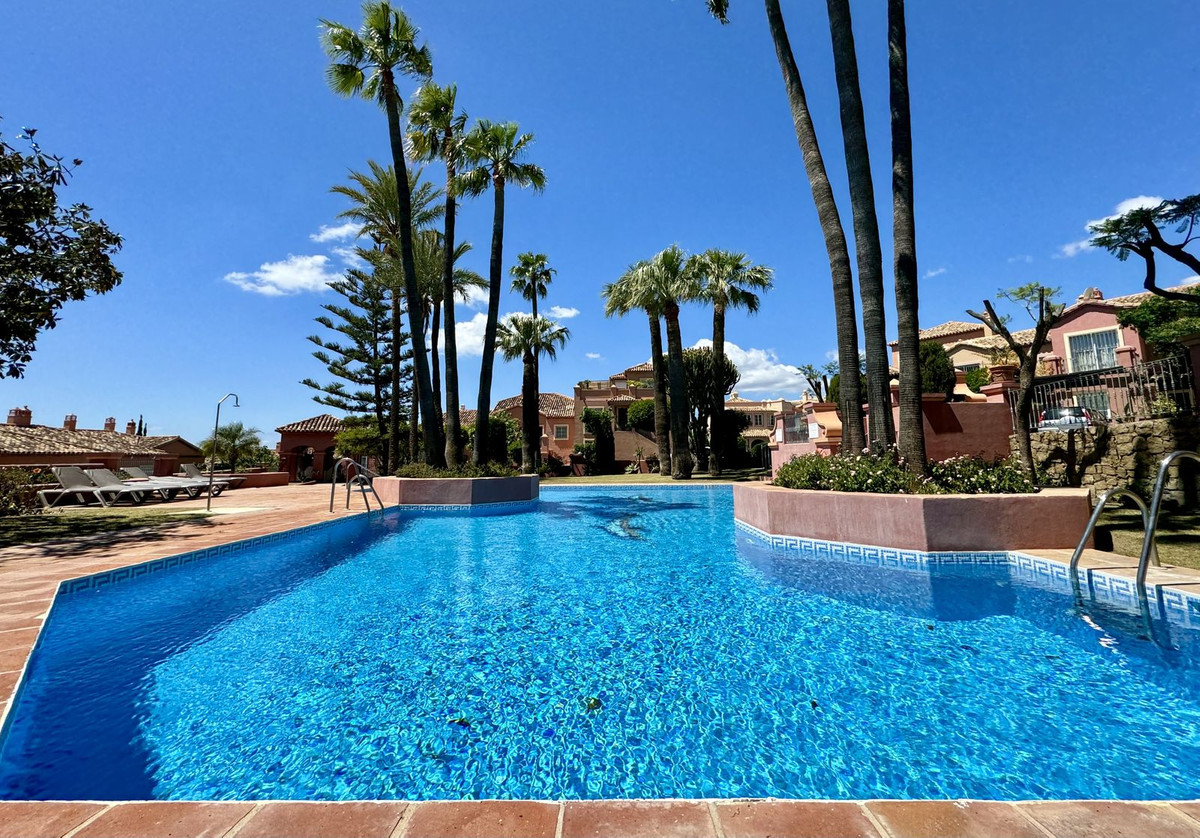 2 Bed Apartment for sale in Monte Halcones Costa Del Sol, Málaga, Spain