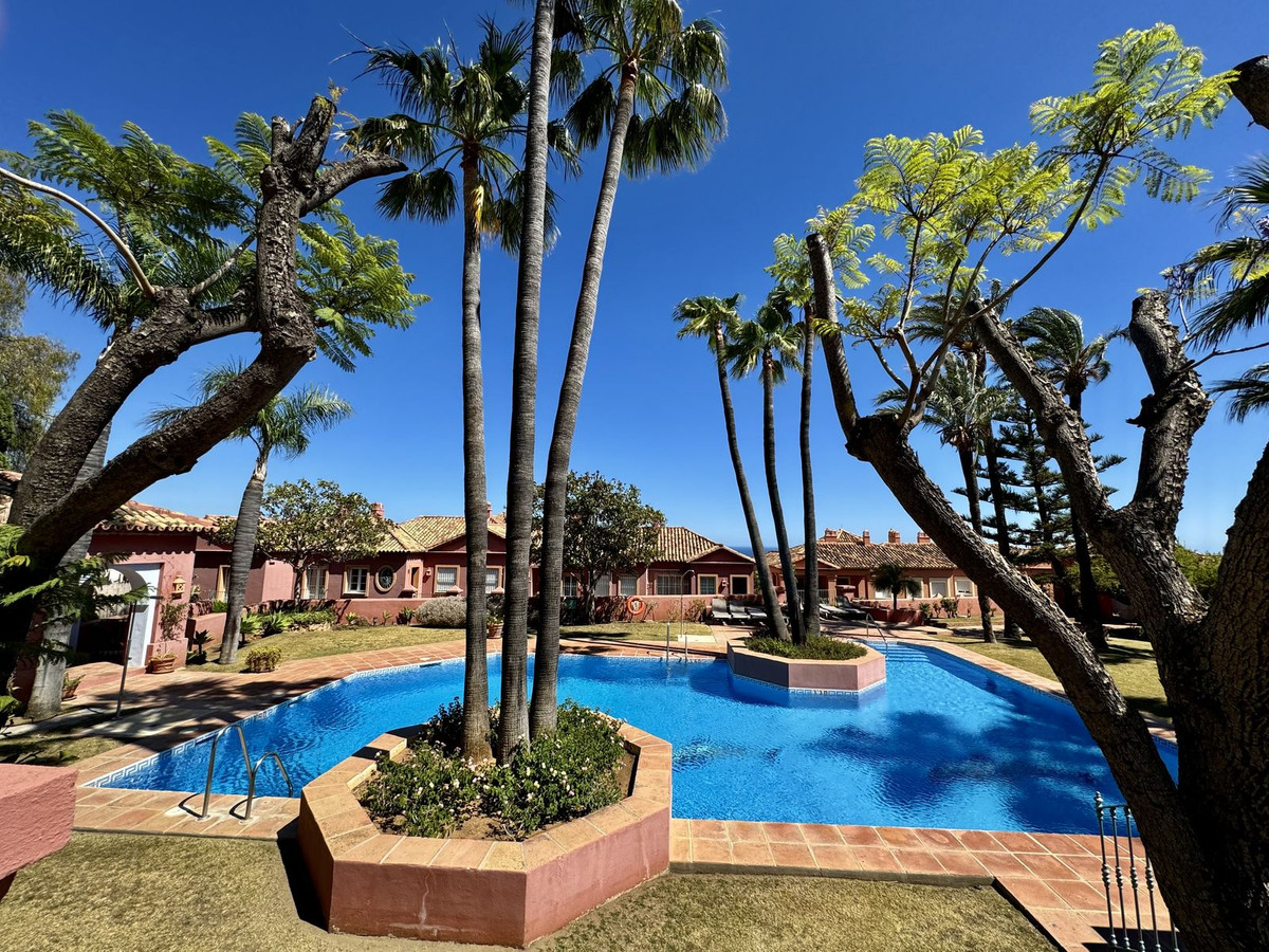 2 Bed Apartment for sale in Monte Halcones Costa Del Sol, Málaga, Spain