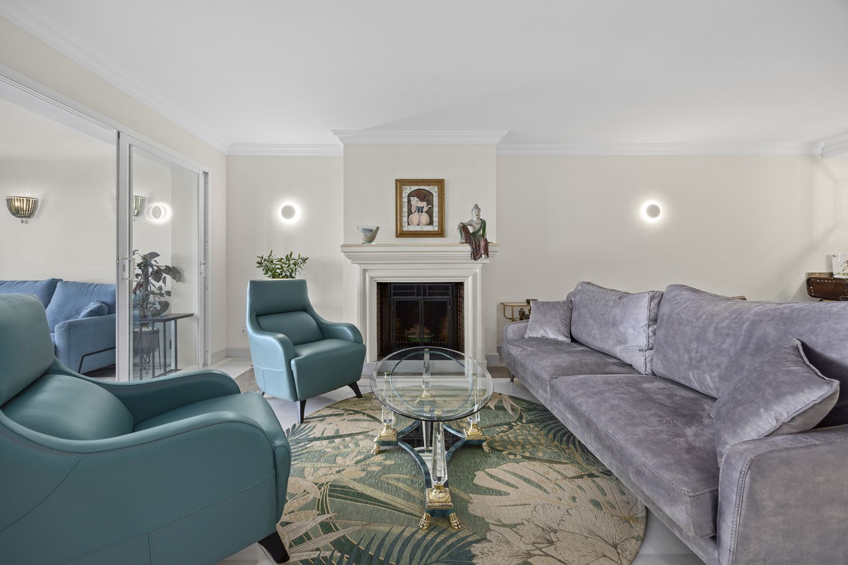 2 Bed Apartment for sale in Monte Halcones Costa Del Sol, Málaga, Spain