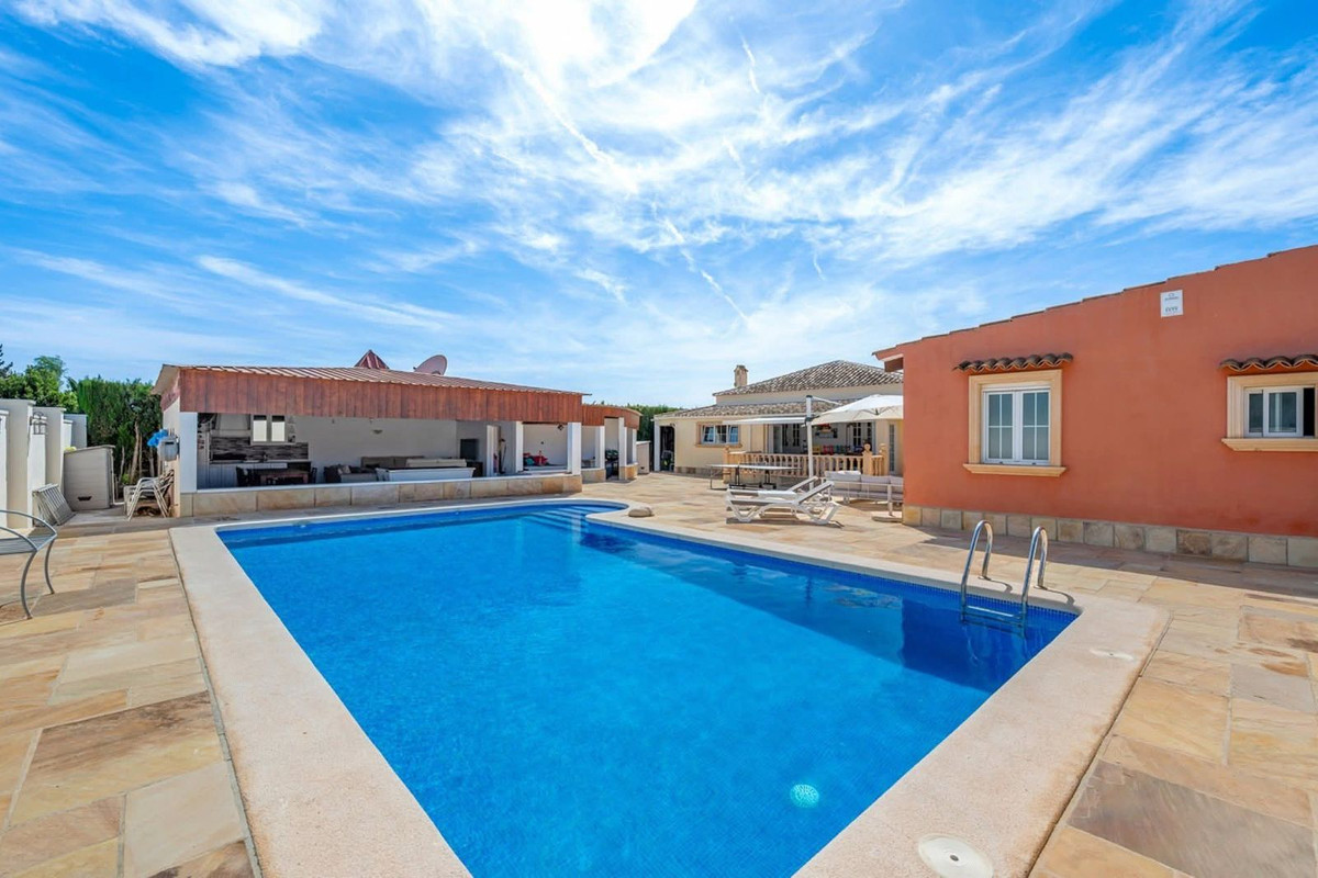 Se vende Finca - Cortijo de 6 dormitorios en Costa Blanca, Alicante, España