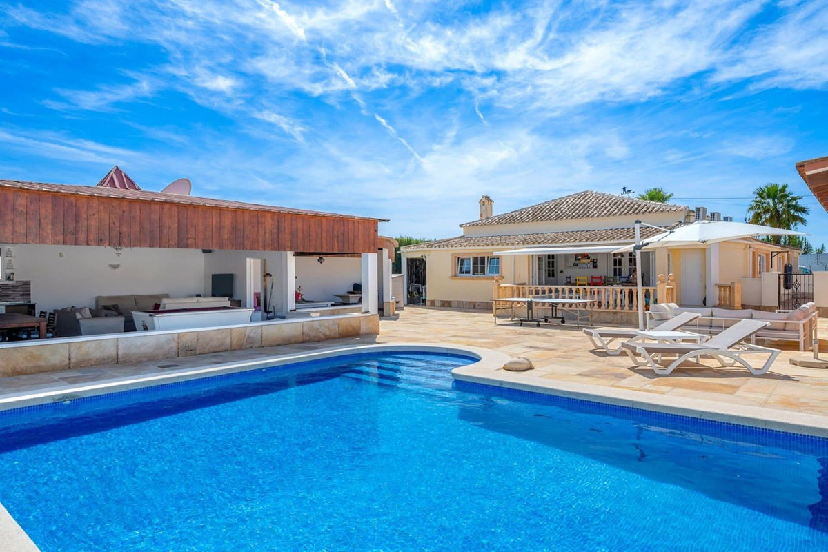 Se vende Finca - Cortijo de 6 dormitorios en Costa Blanca, Alicante, España