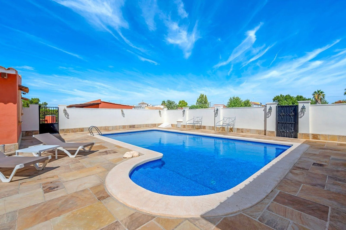 Se vende Finca - Cortijo de 6 dormitorios en Costa Blanca, Alicante, España