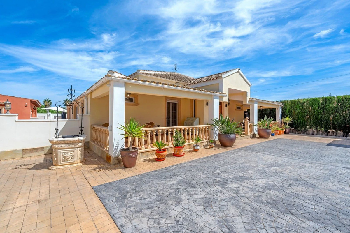 Se vende Finca - Cortijo de 6 dormitorios en Costa Blanca, Alicante, España