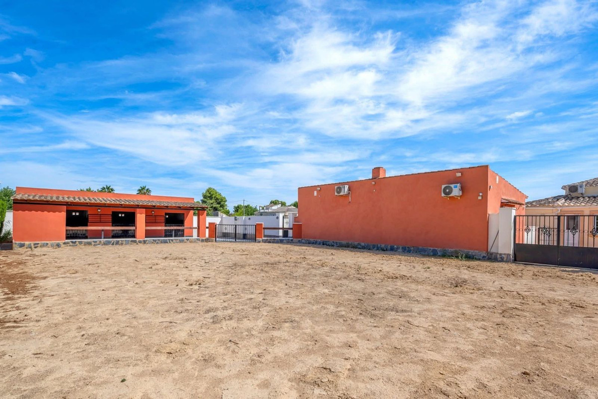 Se vende Finca - Cortijo de 6 dormitorios en Costa Blanca, Alicante, España