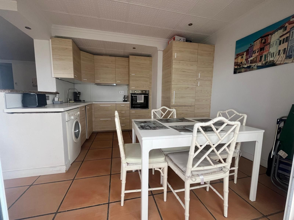 2 Bed Apartment for sale in Estepona Costa Del Sol, Málaga, Spain