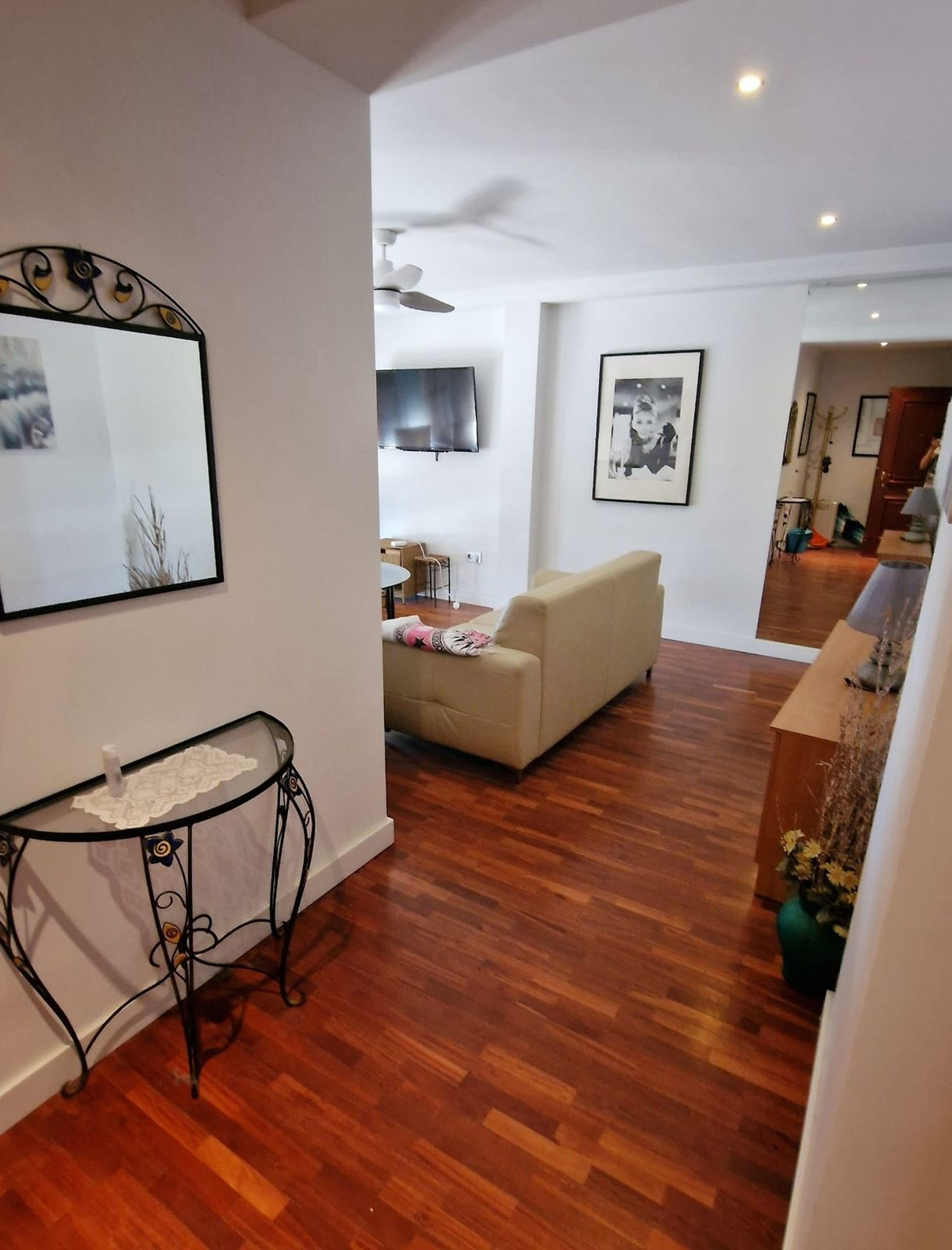 2 Bed Apartment for sale in Estepona Costa Del Sol, Málaga, Spain