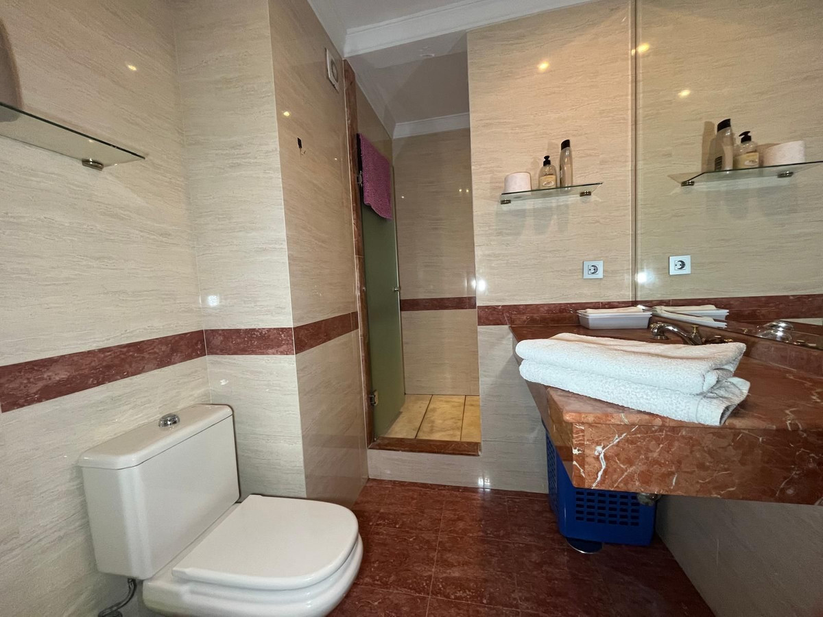2 Bed Apartment for sale in Estepona Costa Del Sol, Málaga, Spain