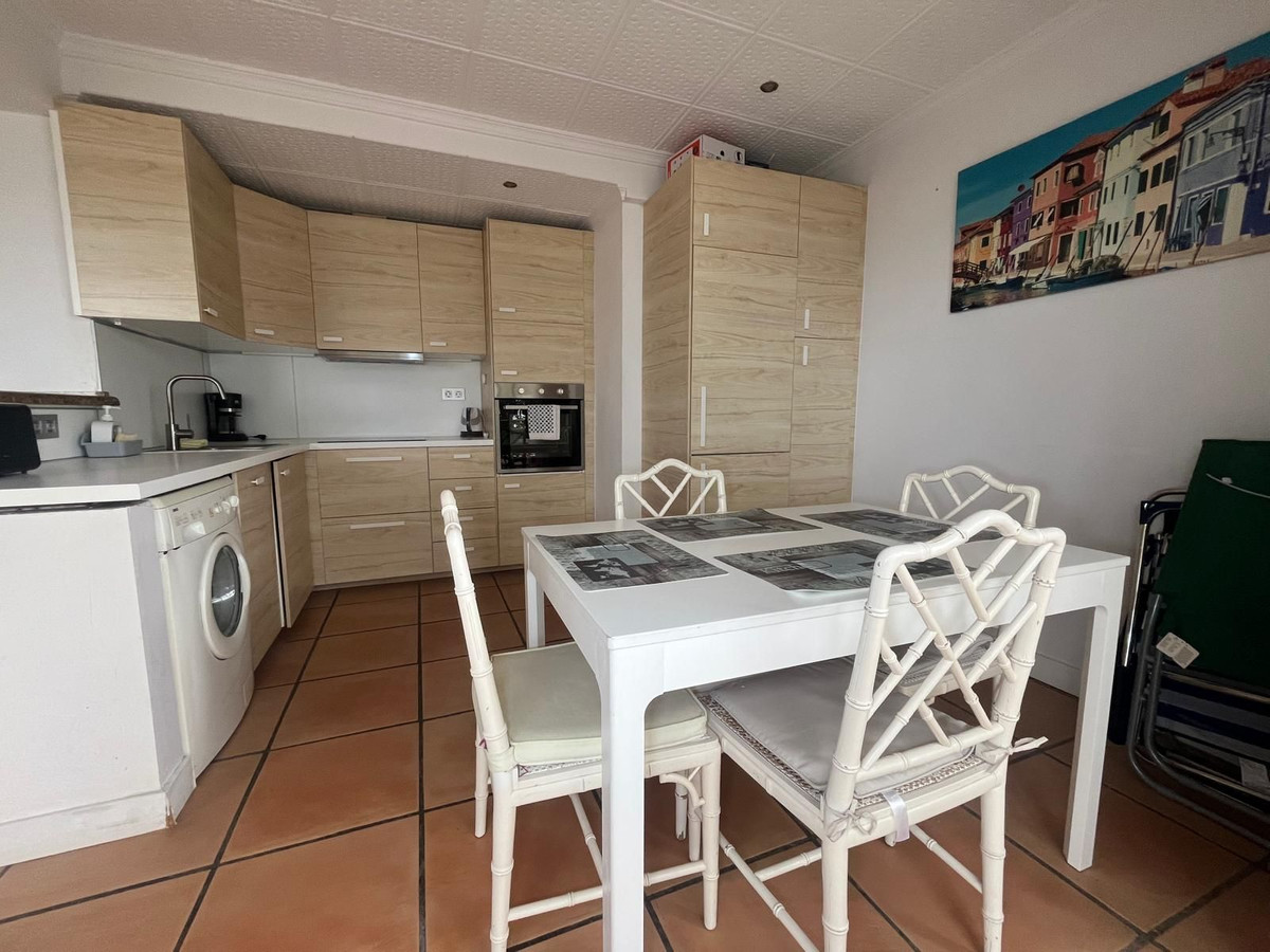 2 Bed Apartment for sale in Estepona Costa Del Sol, Málaga, Spain
