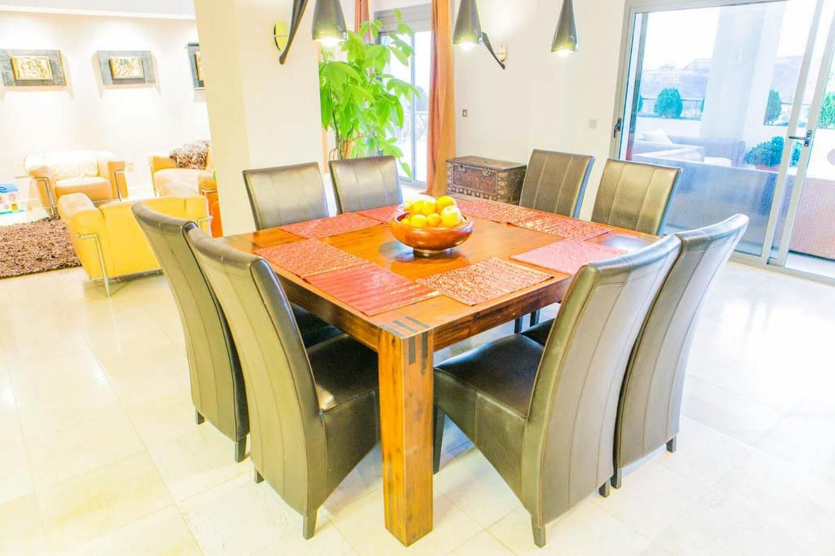 4 Bed Apartment for sale in Benahavís Costa Del Sol, Málaga, Spain