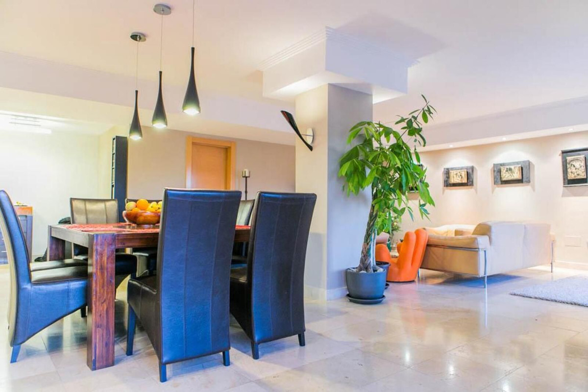 4 Bed Apartment for sale in Benahavís Costa Del Sol, Málaga, Spain