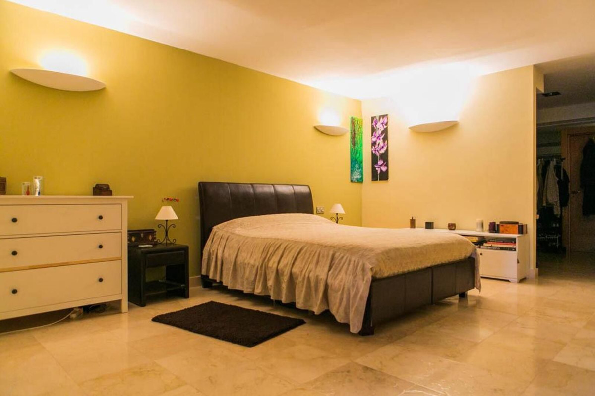 4 Bed Apartment for sale in Benahavís Costa Del Sol, Málaga, Spain