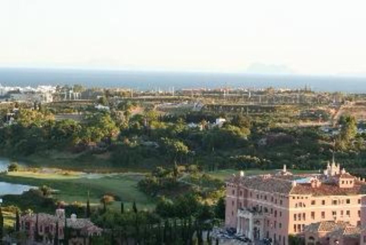 4 Bed Apartment for sale in Benahavís Costa Del Sol, Málaga, Spain