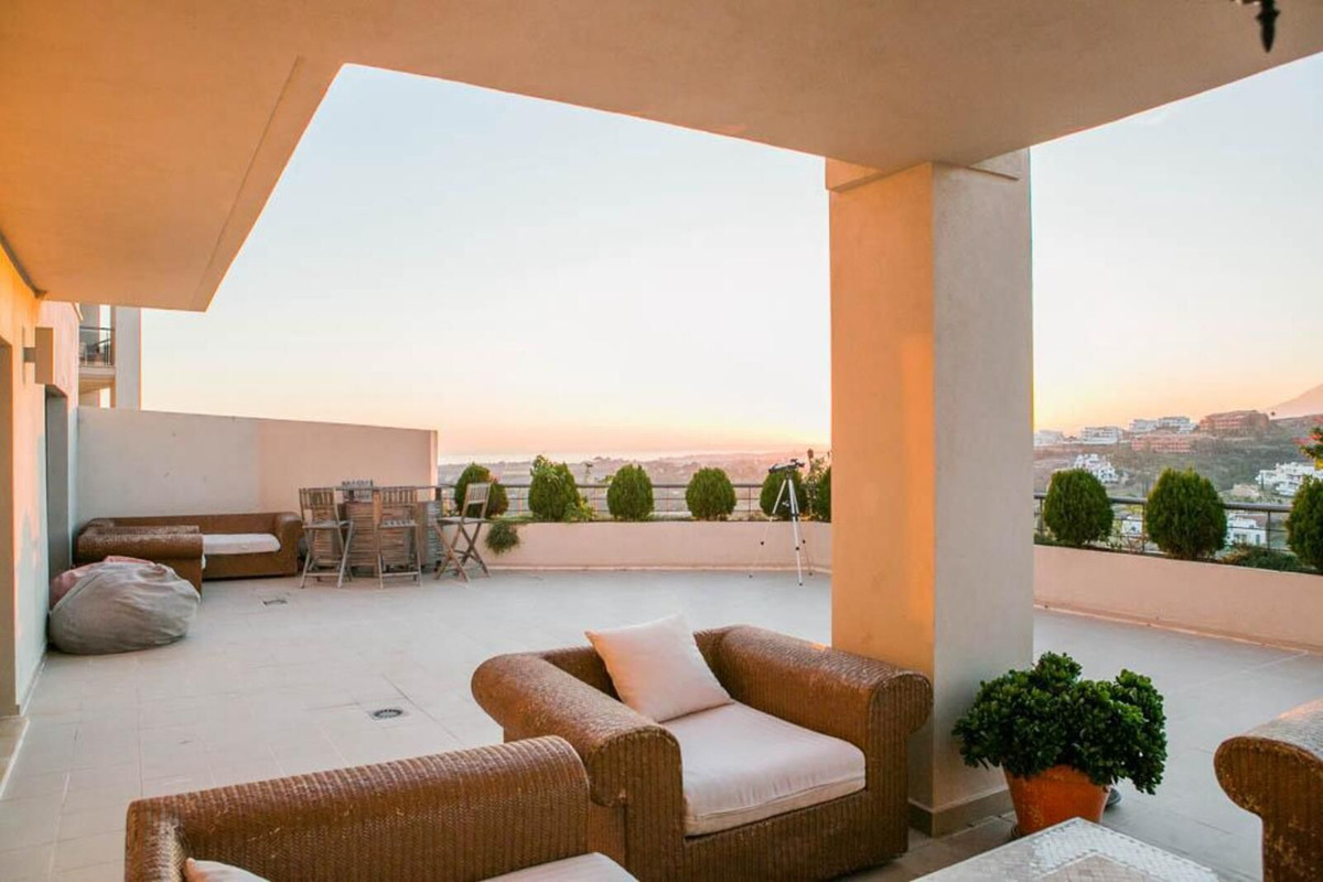 4 Bed Apartment for sale in Benahavís Costa Del Sol, Málaga, Spain